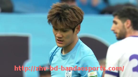 半岛体育-英超蓝色37号球员介绍及其赛场表现