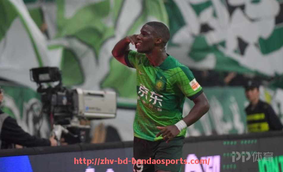 半岛体育-CBA足球第一人：谁是CBA中首位打破篮球与足球界限的运动员？