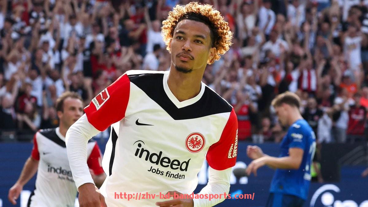 半岛体育-CBA足球第一人：谁是CBA中首位打破篮球与足球界限的运动员？