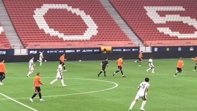 半岛体育-黑马逆袭CBA足球大胜震撼全场重新定义联赛格局