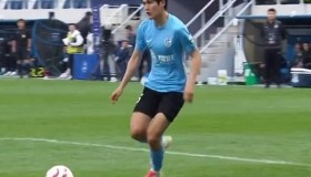 半岛体育-英超各球队现役球员名单及实力排名详解